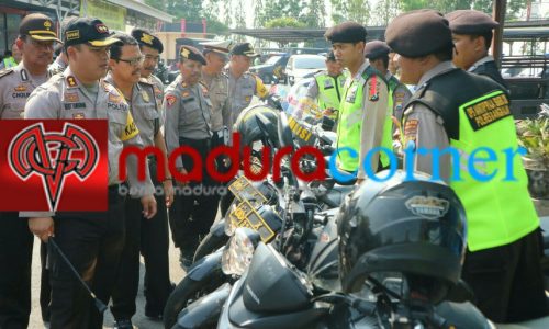 Permalink ke Persiapan Pengamanan Pemilu 2019, Polres Bangkalan Periksa Kendaraan dan Senpi