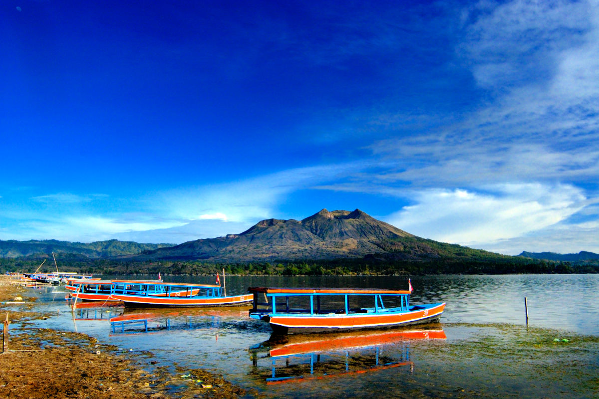 View of Lake Batur in Kintamani Bali.jpg