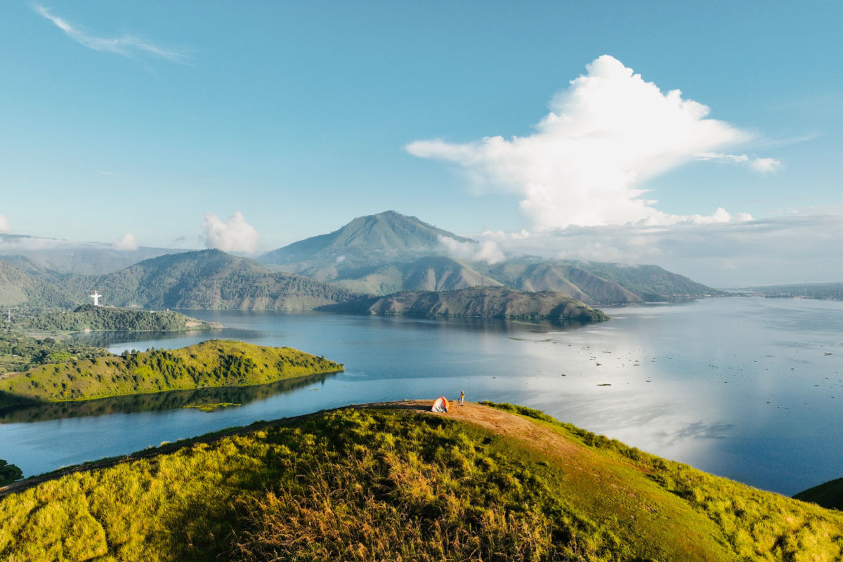 View of Lake Toba in Sumatra.jpg