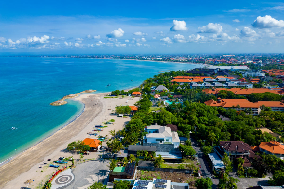 Kuta Beach in Bali.jpg
